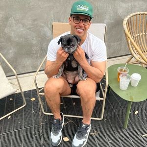 Meet your Posher, Carlos